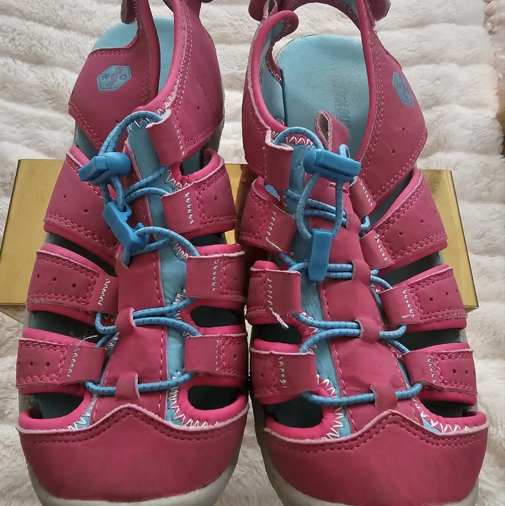 Sandals - Picture 1 of 5